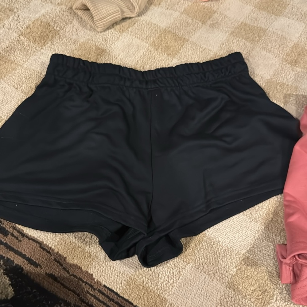 Shorts - Picture 3 of 3
